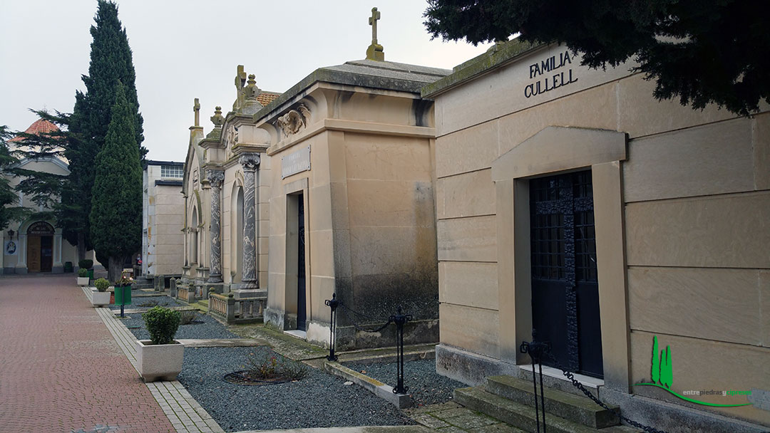 Cementerio de Albacete Entre piedras y cipreses