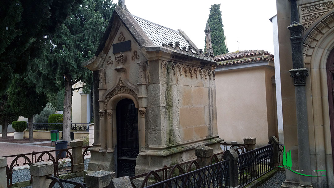 Cementerio de Albacete Entre piedras y cipreses