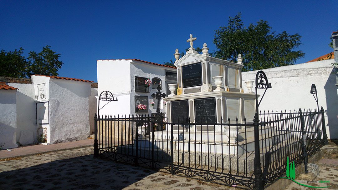Cementerio de Navas del Madroño